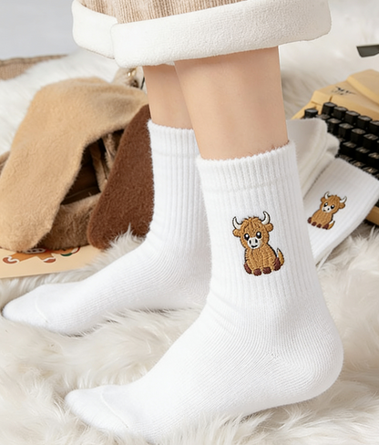 🔥Chaussettes douillettes brodées pour femmes avec motif de vache des Highlands
