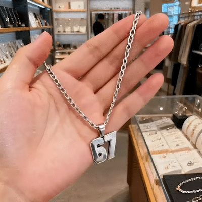 ⛄ Offre Spéciale Hiver：69 % de réduction🔥Exprimez-Vous avec le Pendentif Chiffre 67 - Un Accessoire Unique & Audacieux