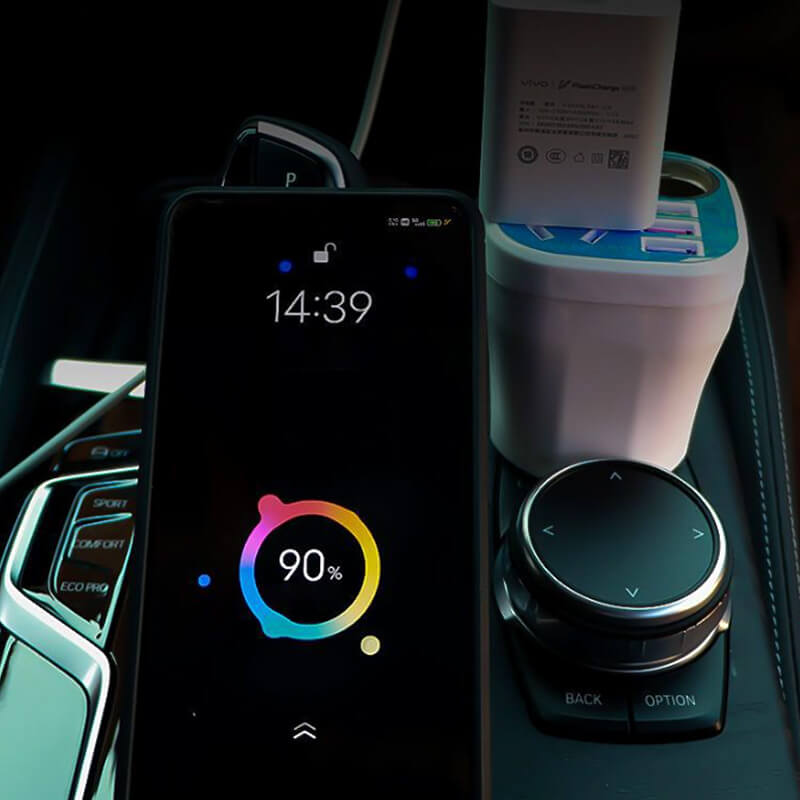 Convertisseur et QC Chargeur de Type Tasse Monté sur Voiture