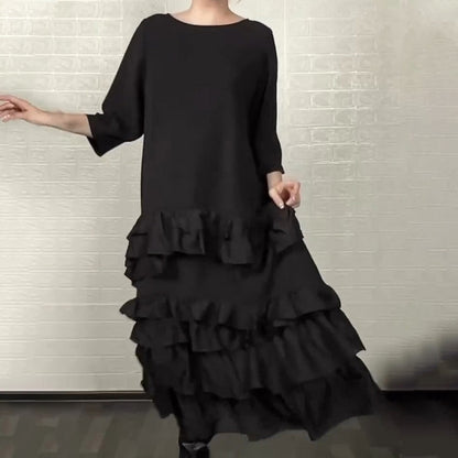 Robe fluide oversize à volants et superpositions