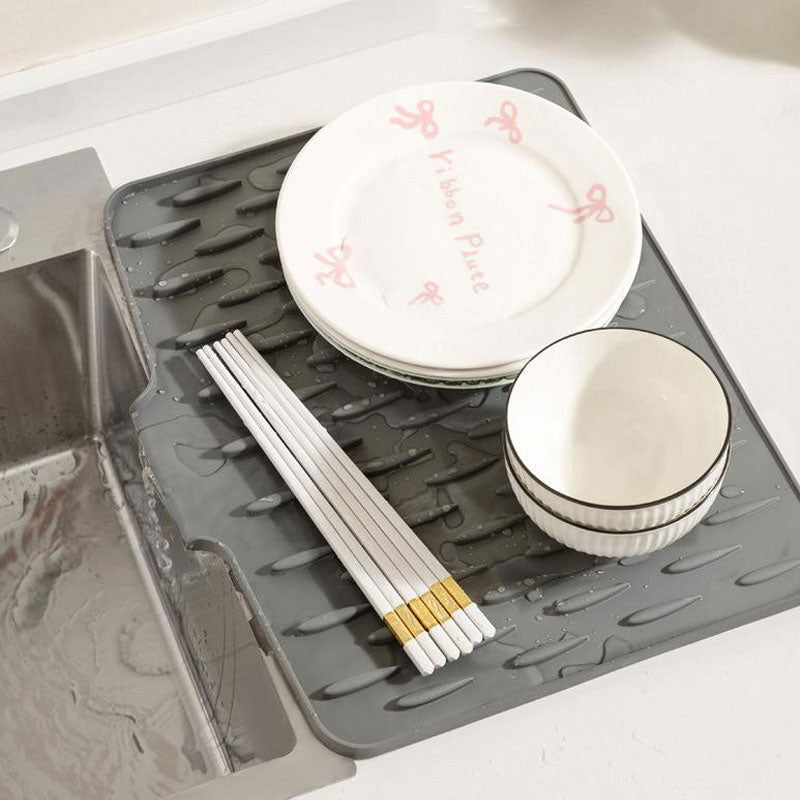 🍴Une aide précieuse dans la cuisine💧Tapis d'évacuation en silicone multifonctionnel et pliable(🚀50% Rabatt)