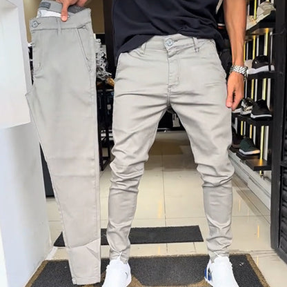 Pantalon casual slim fit en tissu uni pour homme
