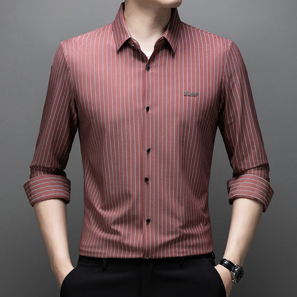 Mode masculine - Chemise classique à col rayé et à manches longues