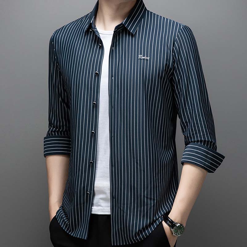 Mode masculine - Chemise classique à col rayé et à manches longues