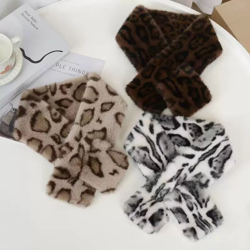 Ensemble 2 Pièces – Bonnet et Écharpe en Peluche à Imprimé Léopard