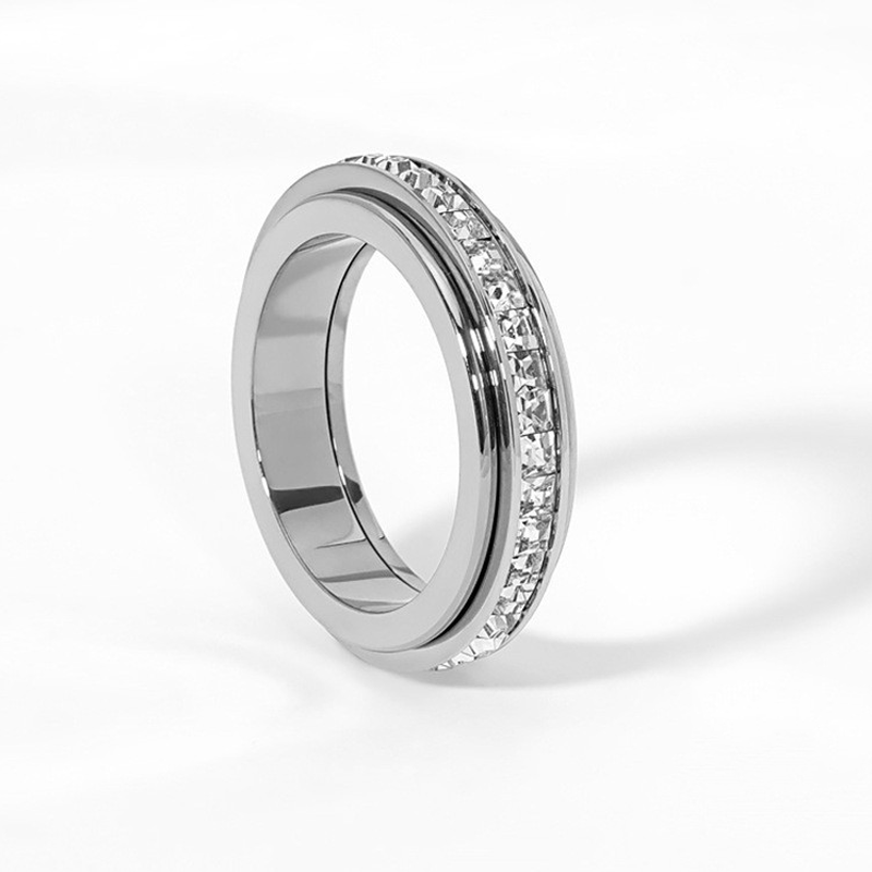 🎁 Cadeaux Priviléges de Noël🎄 🎅Bague tournante en acier titane avec zircone