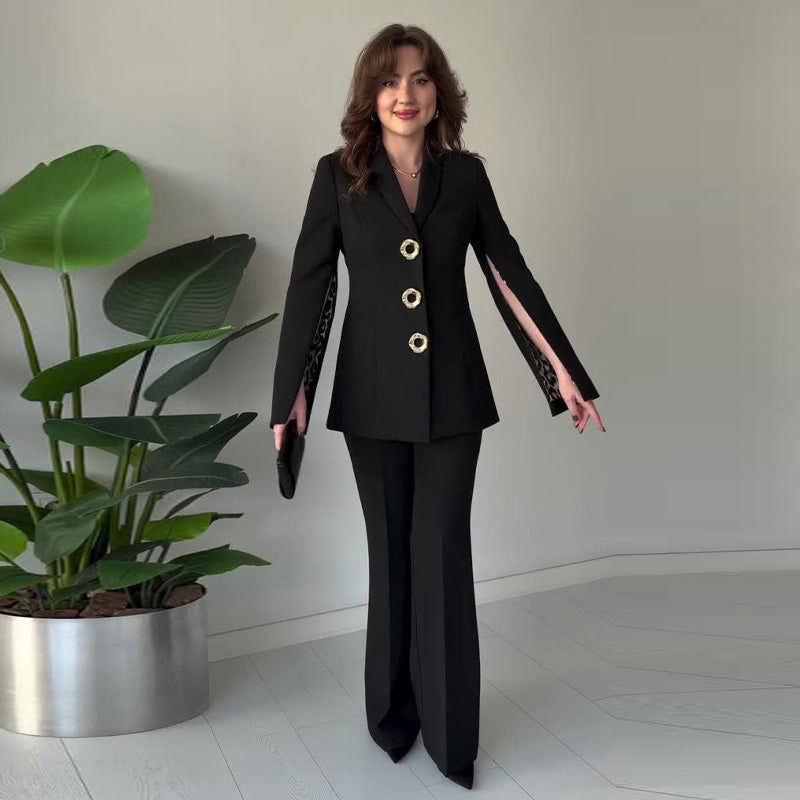 Ensemble 2 pièces élégant pour femme avec blazer à manches fendues et pantalon