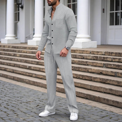 📢📢60 % DE RÉDUCTION !! ⏰ Ensemble deux pièces pour homme — Chemise + pantalon chino 🍂 Confectionné dans un tissu texturé pour un confort respirant et une élégance qui dure toute la journée ! 👔🌿