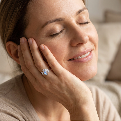 ✨💍 Achetez 1, obtenez 1 gratuit 🔥 Bague géométrique ovale en pierre de lune avec zirconia – Élégance mystique et brillante ! 🌙✨
