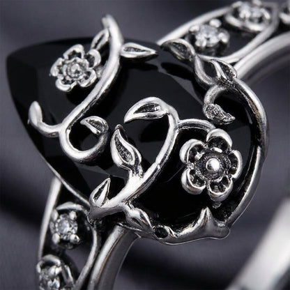 💎 50% sur Bague Bohème Vintage à Motif Floral ! 💎 Artisanat Détaillé, Pierre Précieuse Noire & Style Romantique Ajustable✨